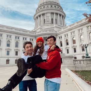 Meet your Posher, Taylor